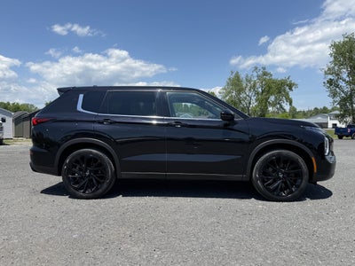 2022 Mitsubishi Outlander Black Edition