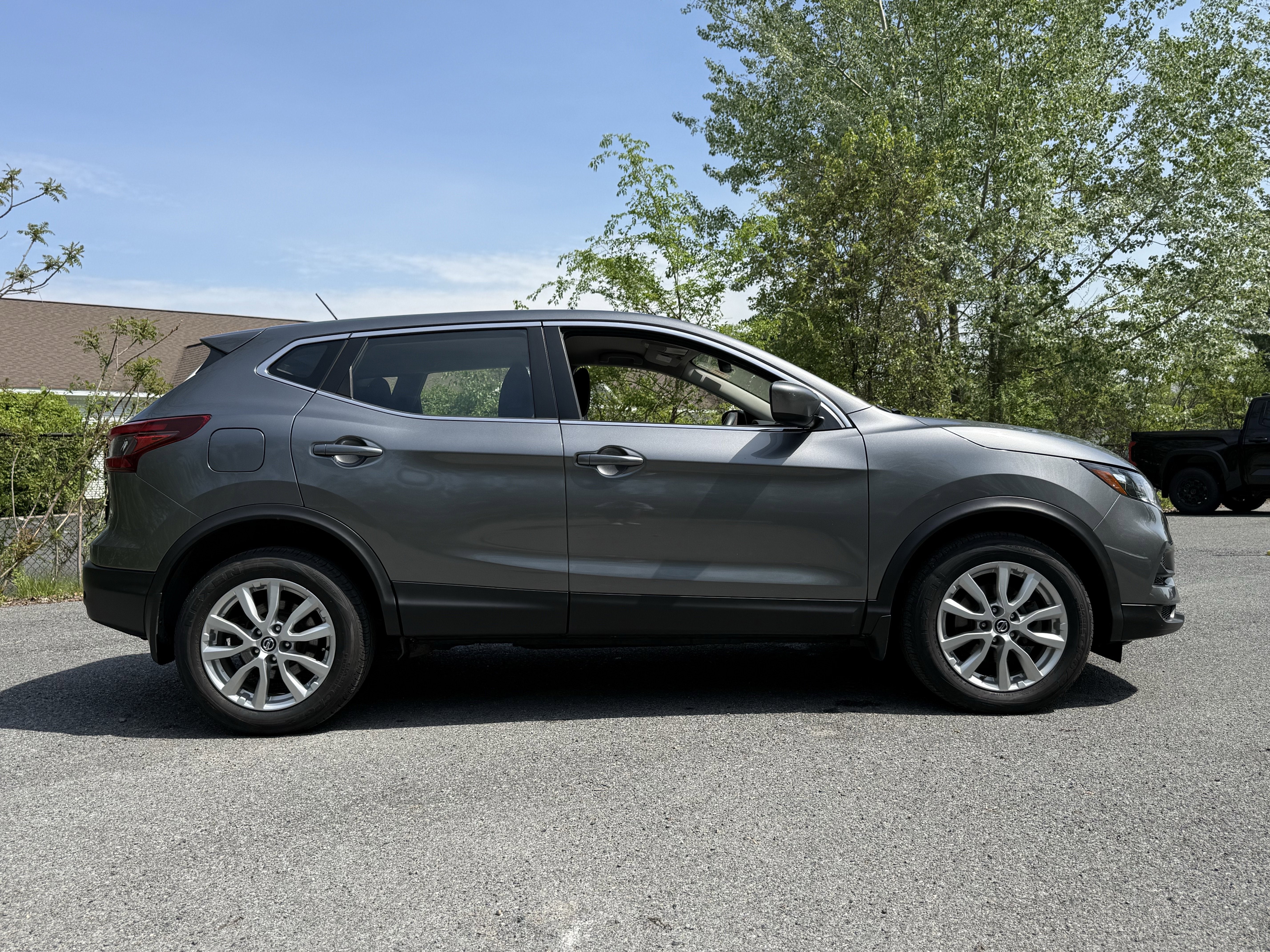 2022 Nissan Rogue Sport S