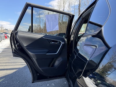 2022 Toyota RAV4 Hybrid SE