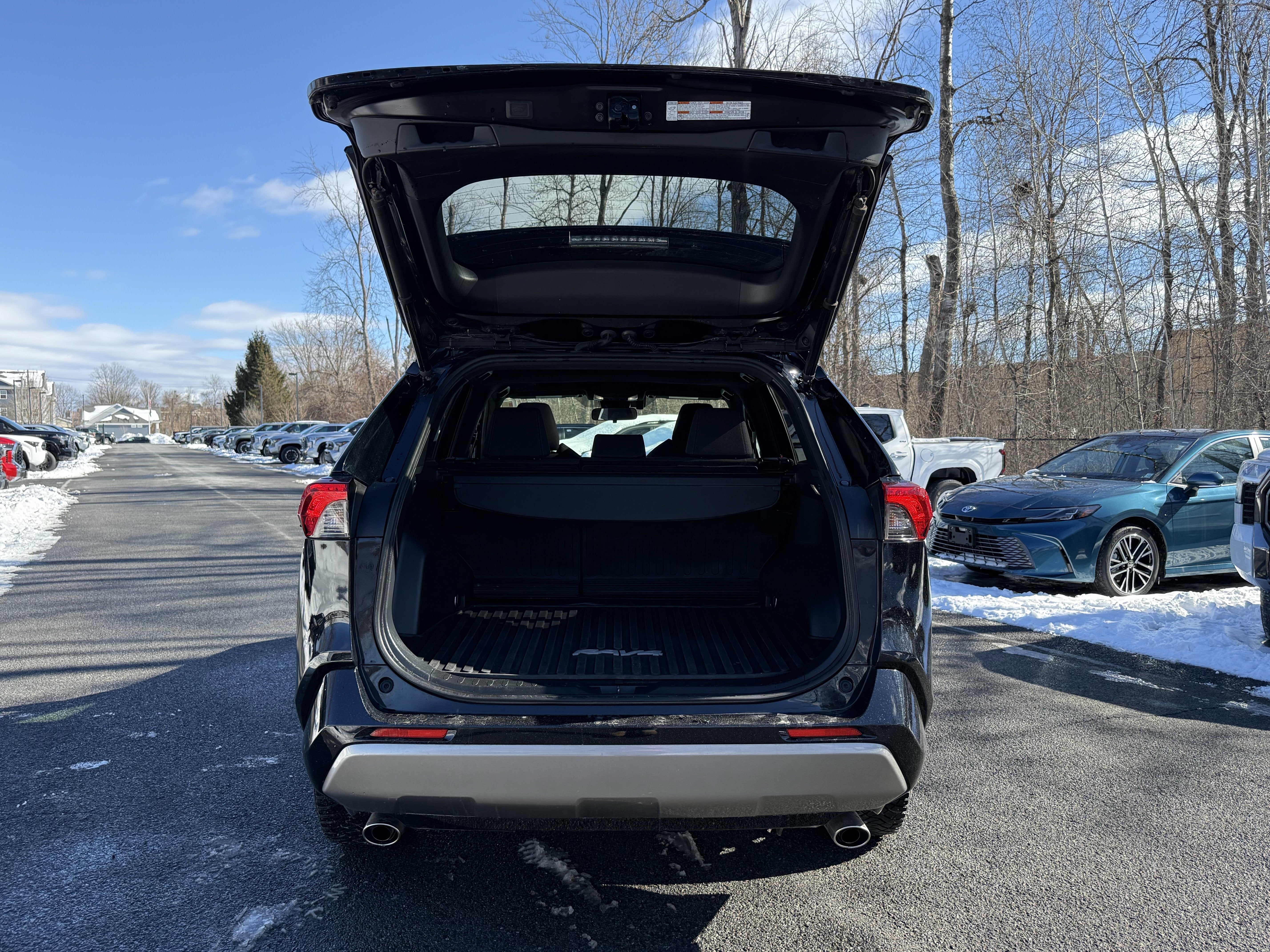 2022 Toyota RAV4 Hybrid SE