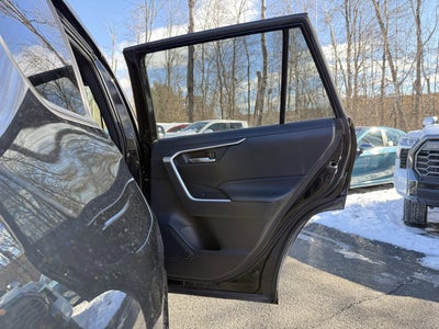 2022 Toyota RAV4 Hybrid SE