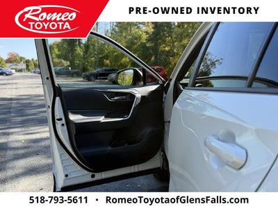 2023 Toyota RAV4 Hybrid SE