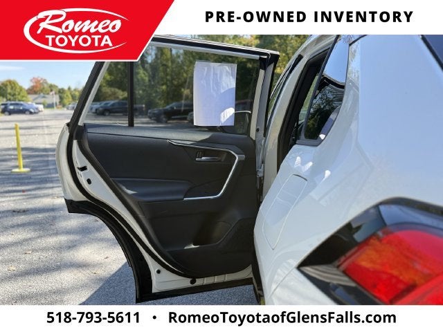 2023 Toyota RAV4 Hybrid SE