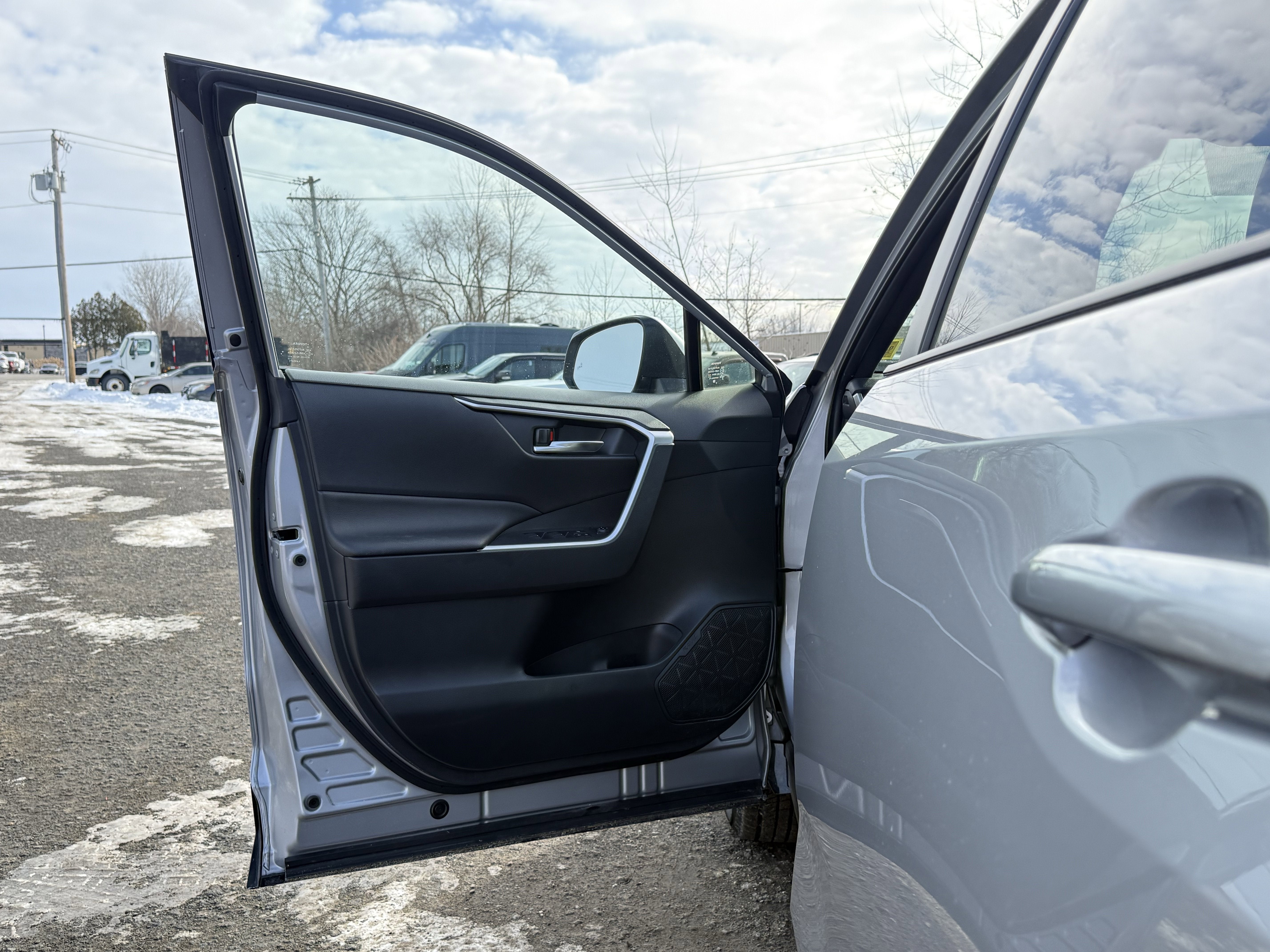 2023 Toyota RAV4 Prime SE