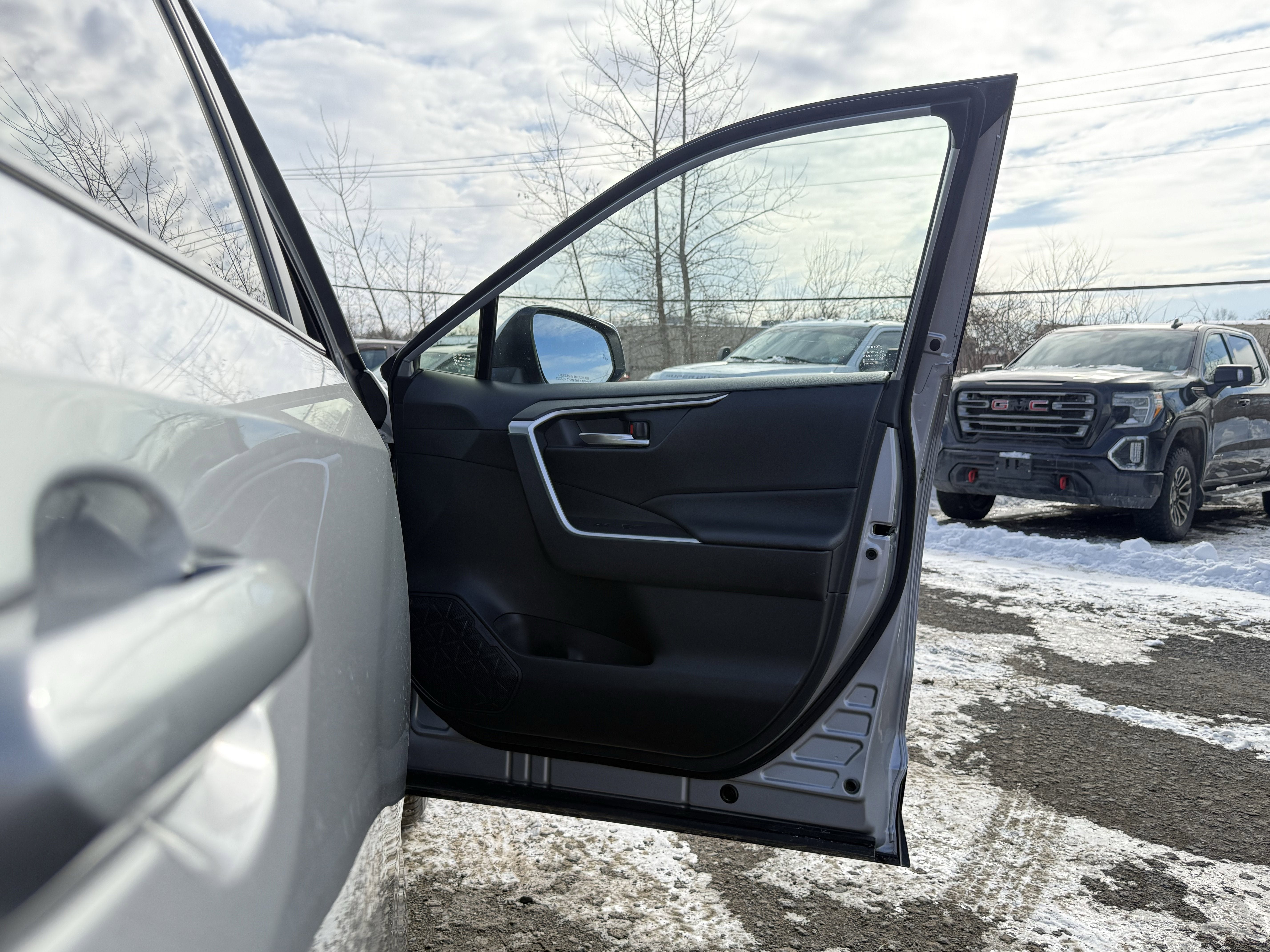 2023 Toyota RAV4 Prime SE