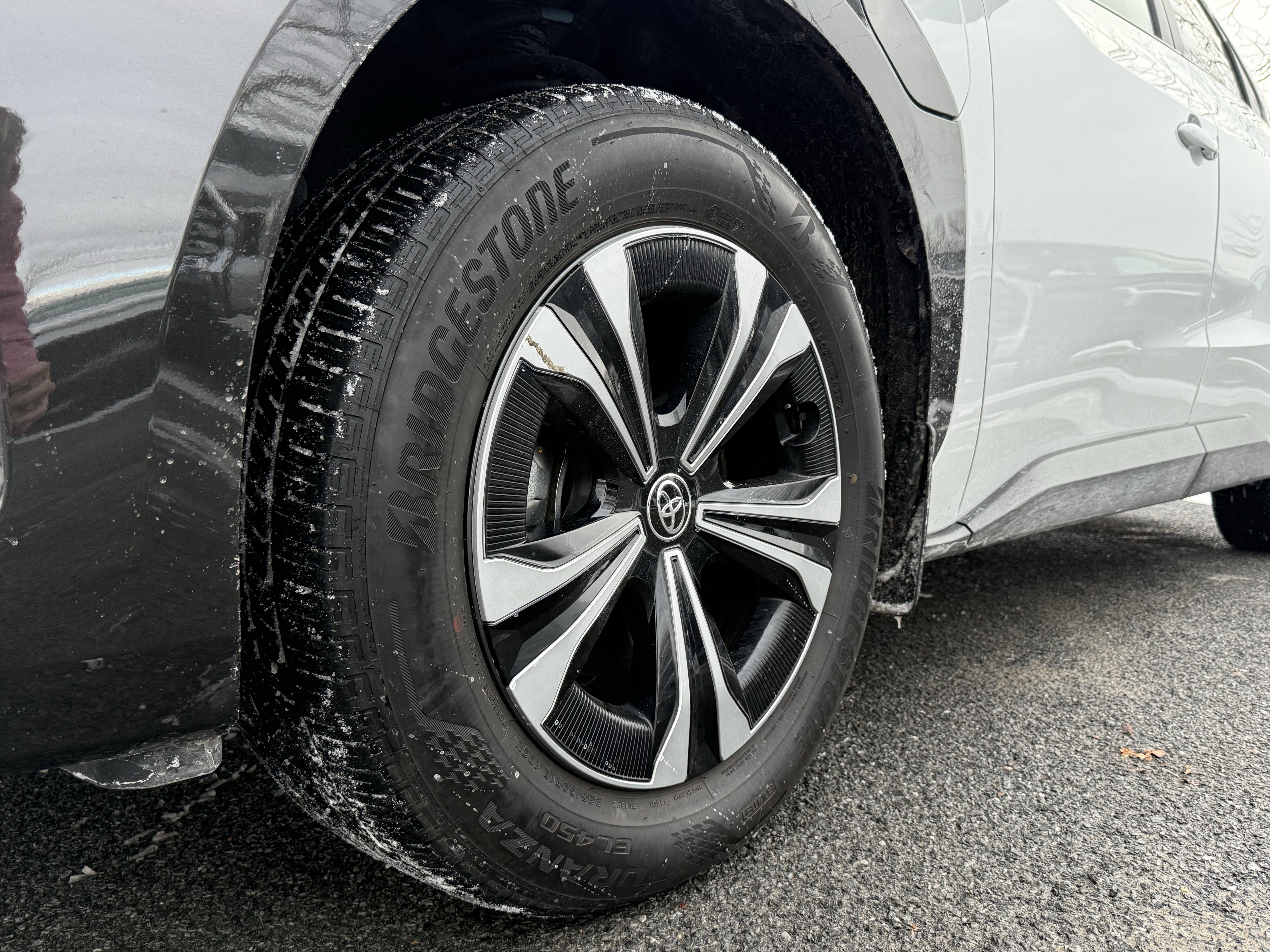 2024 Toyota bZ4X Base