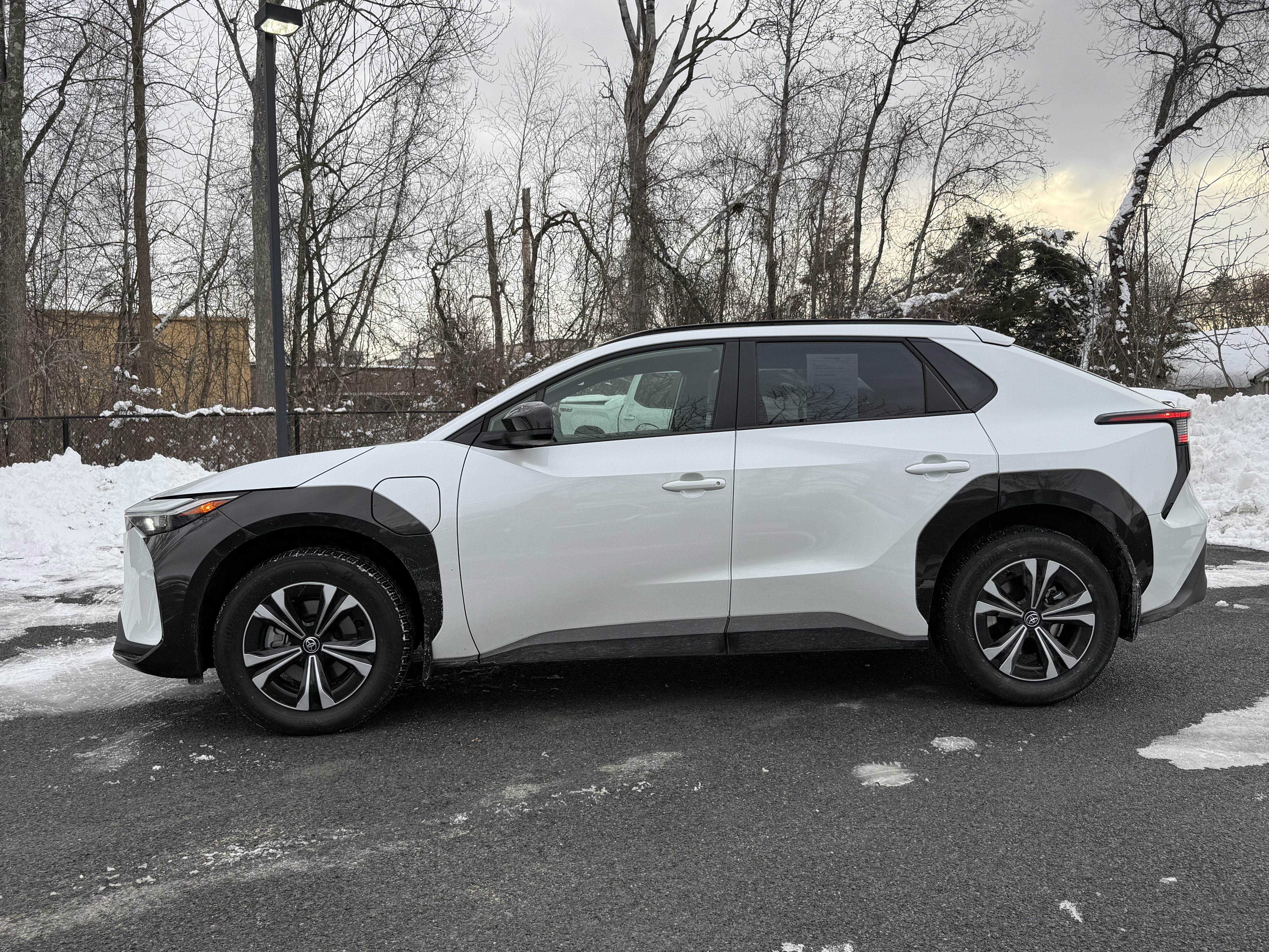 2024 Toyota bZ4X Base