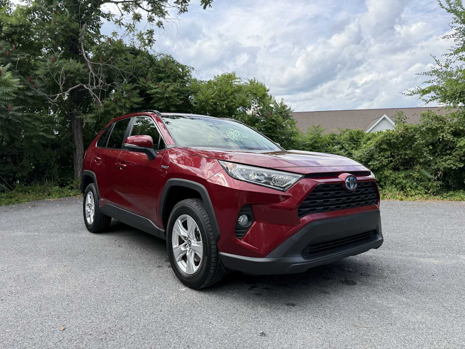 2020 Toyota RAV4 Hybrid XLE