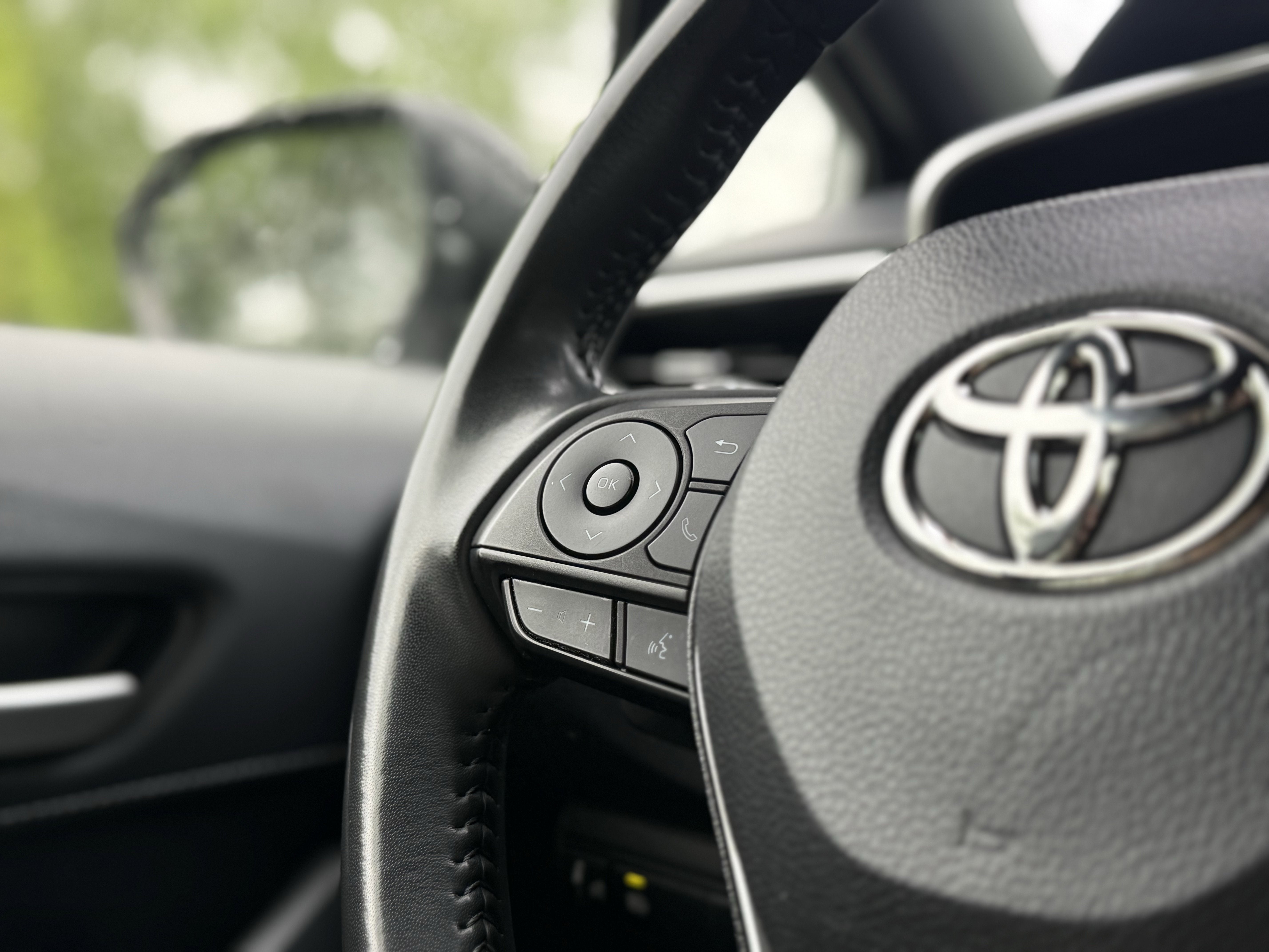 2023 Toyota Corolla Hatchback SE