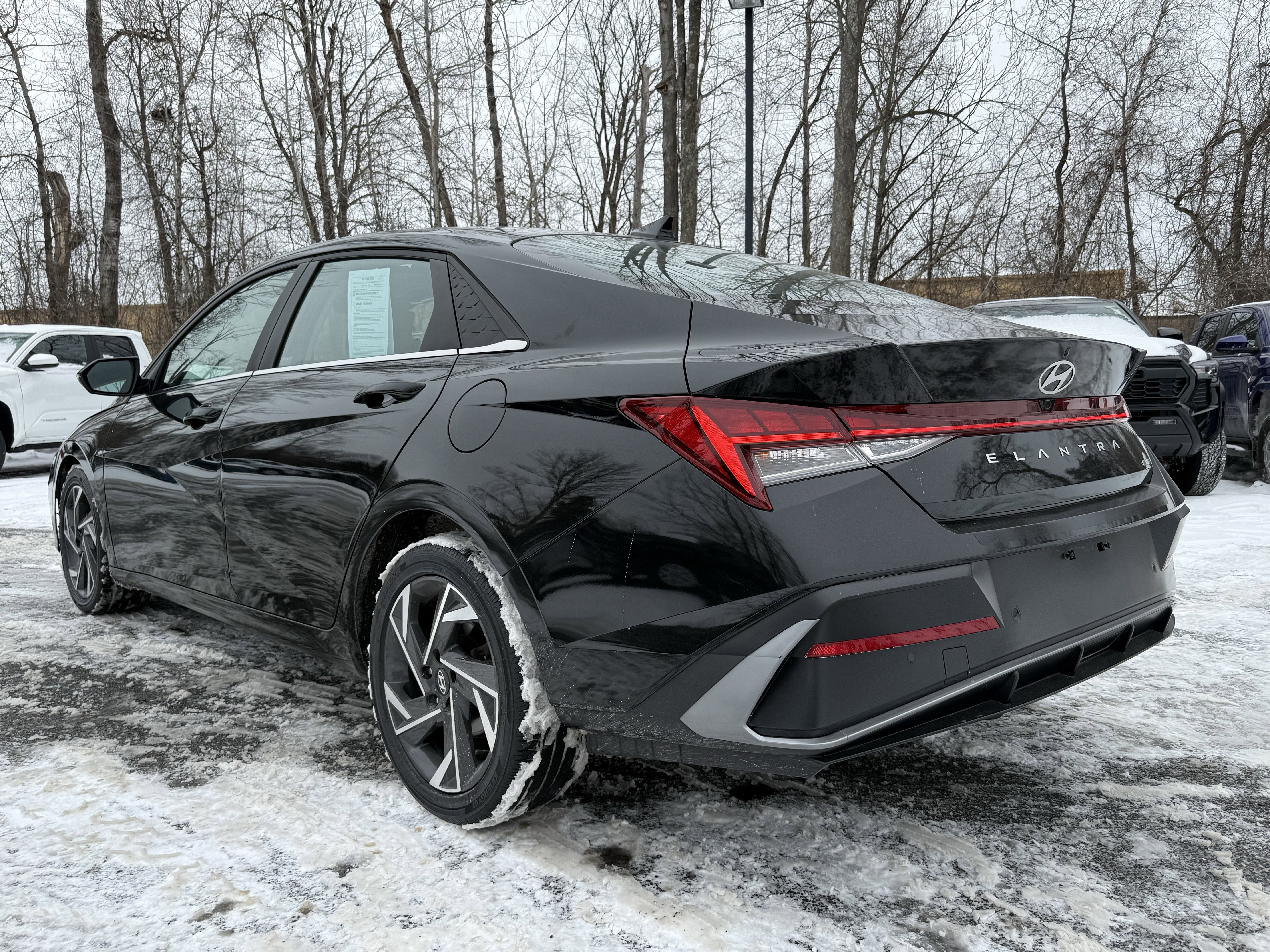 2024 Hyundai Elantra Hybrid Limited