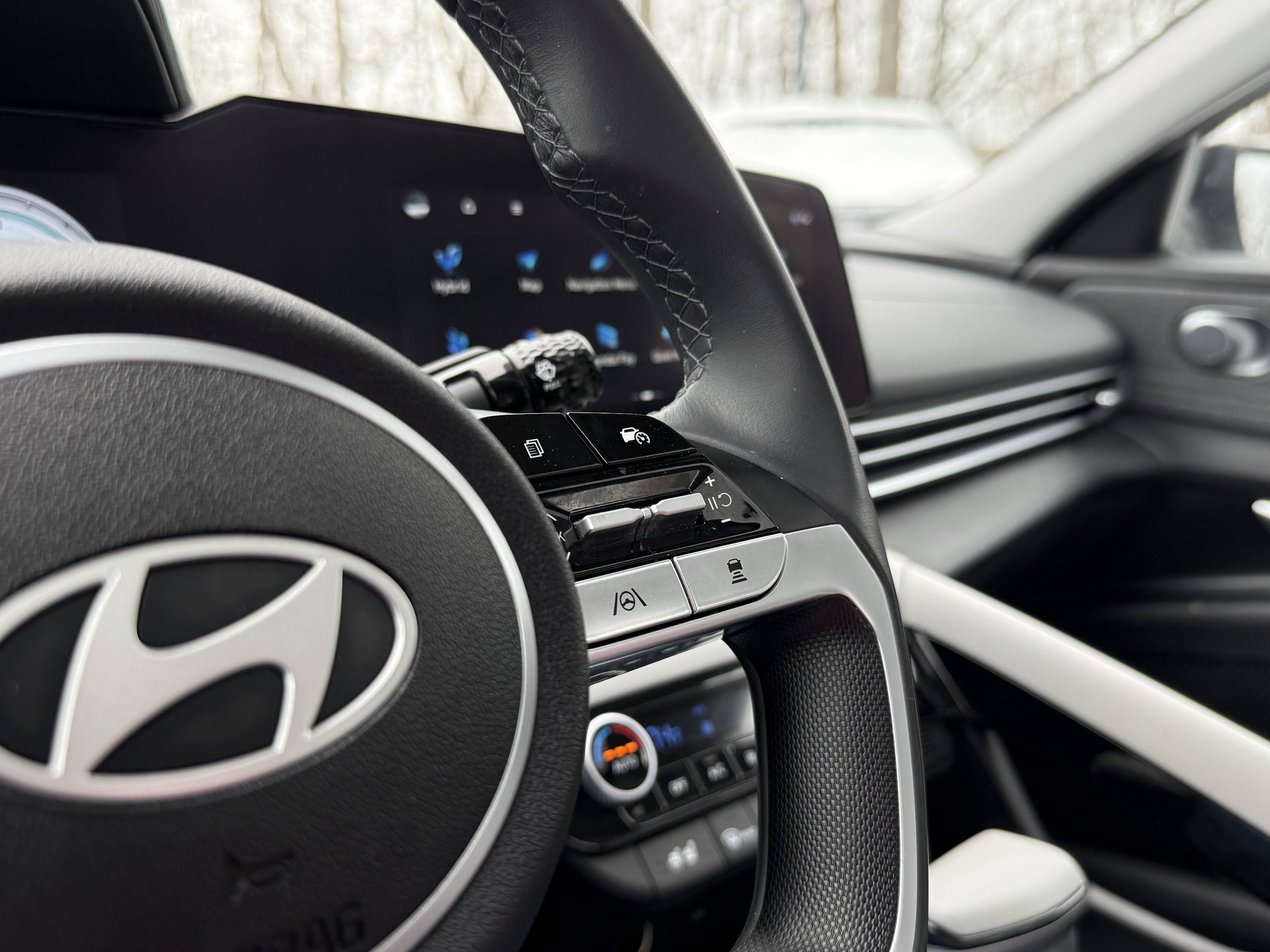 2024 Hyundai Elantra Hybrid Limited