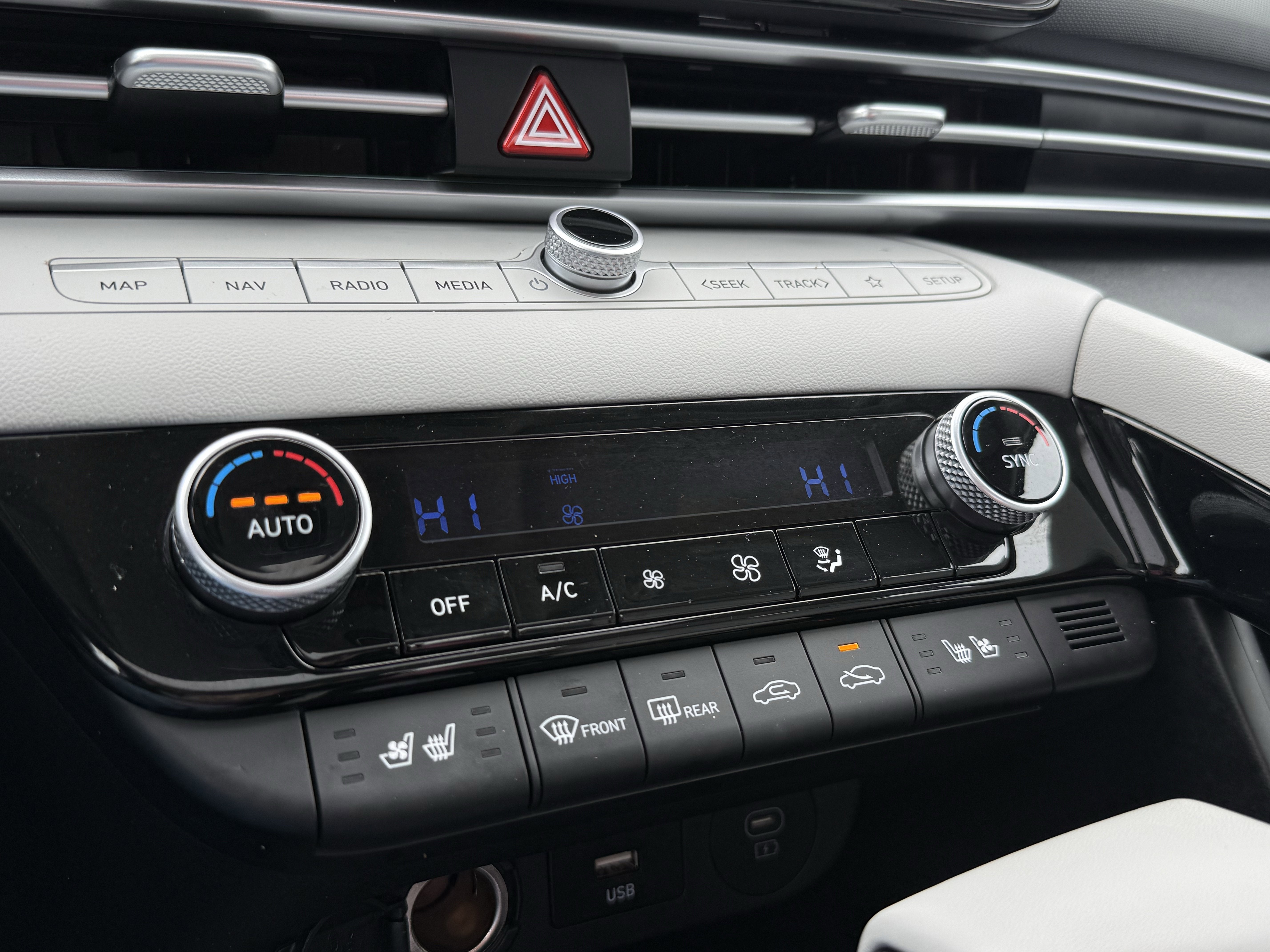 2024 Hyundai Elantra Hybrid Limited