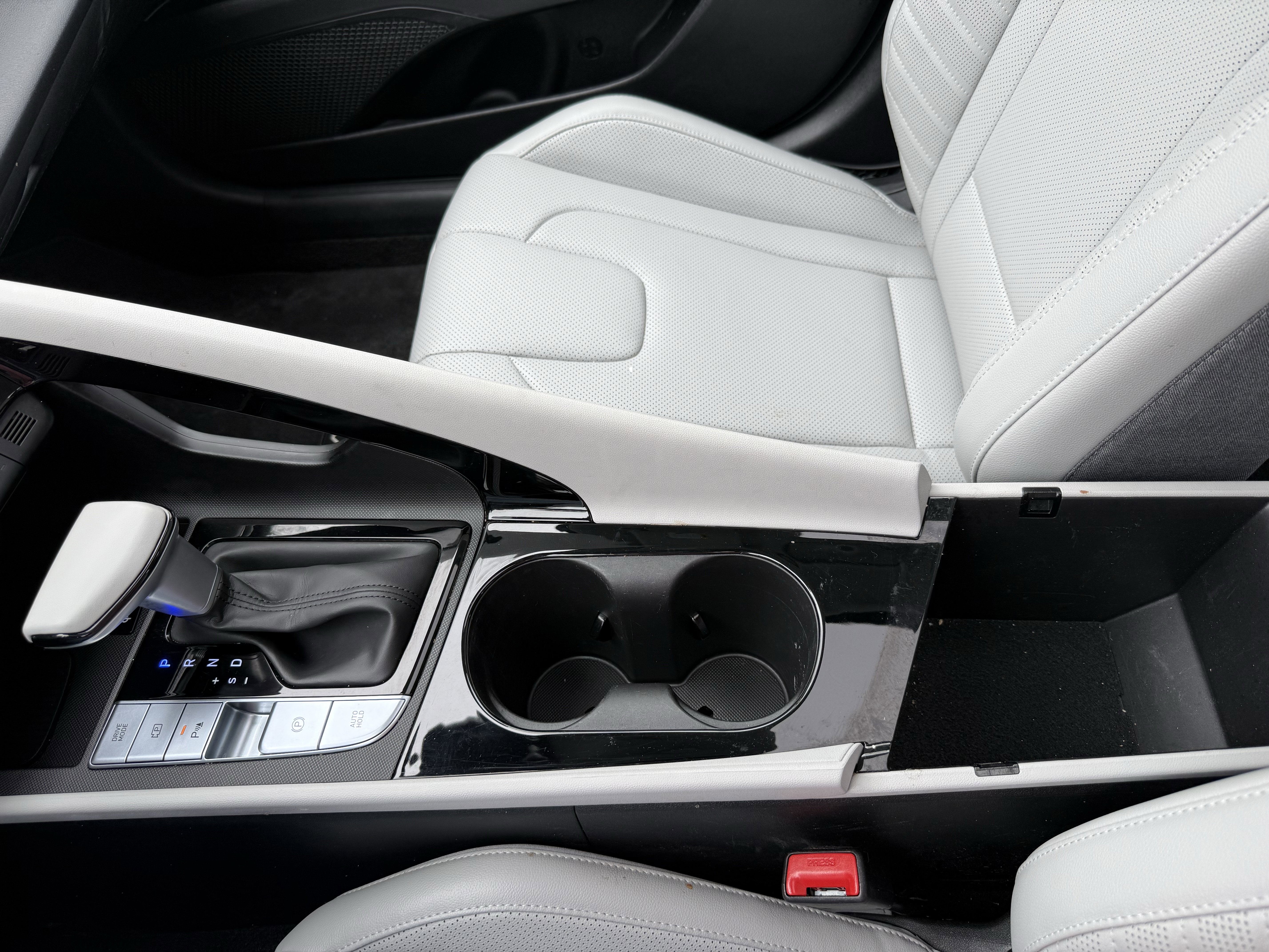 2024 Hyundai Elantra Hybrid Limited