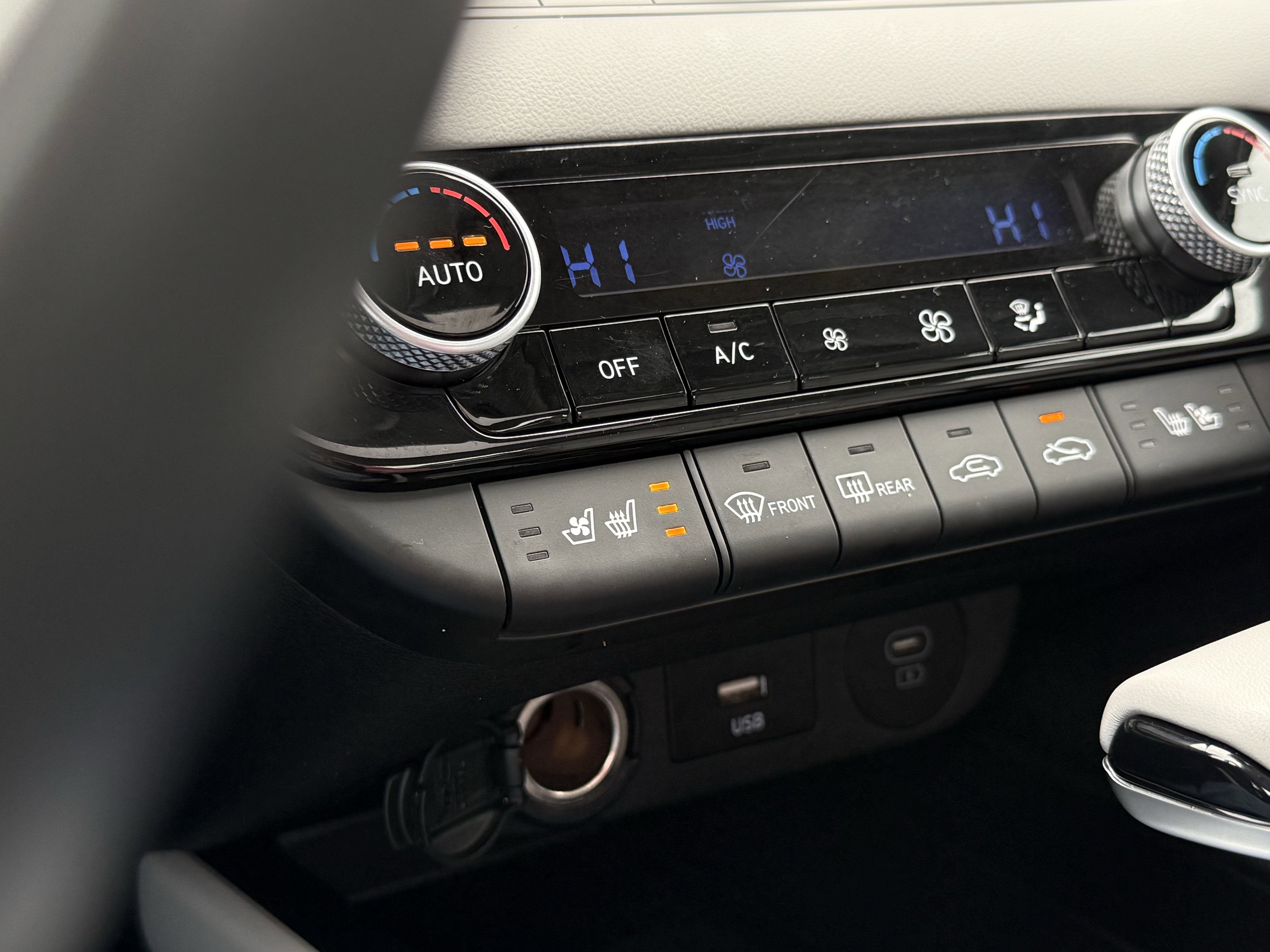 2024 Hyundai Elantra Hybrid Limited