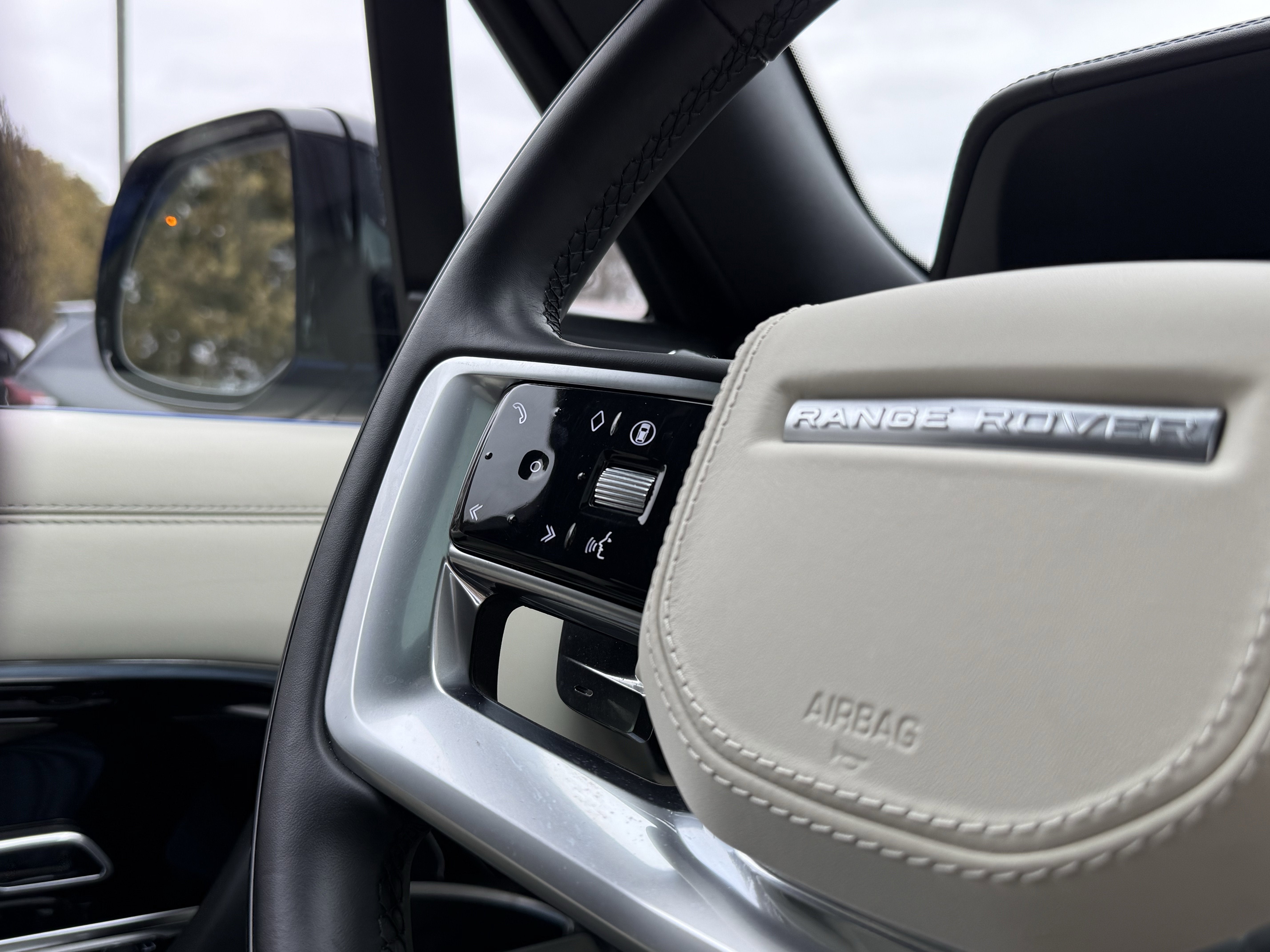 2025 Land Rover Range Rover Autobiography