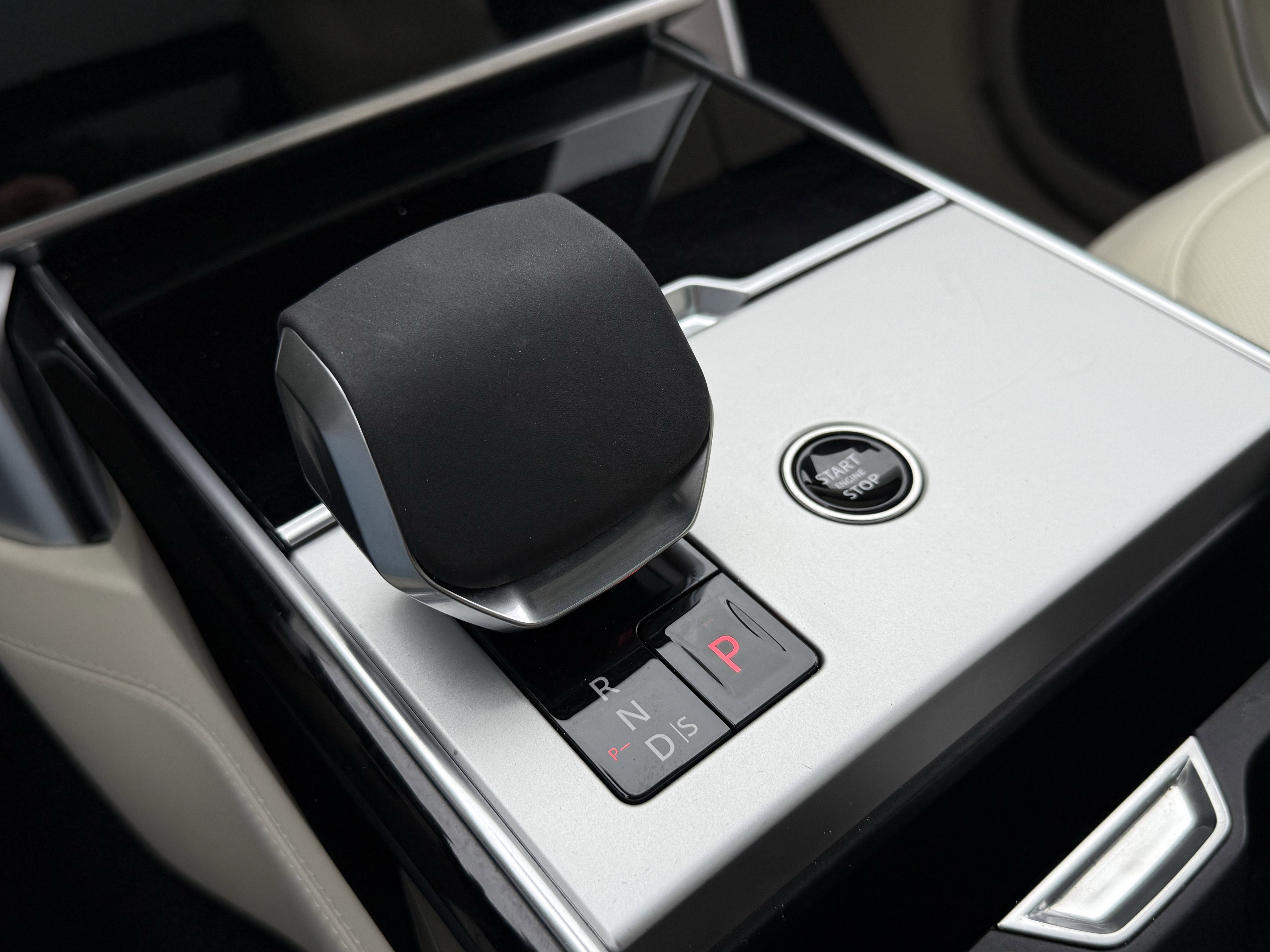 2025 Land Rover Range Rover Autobiography