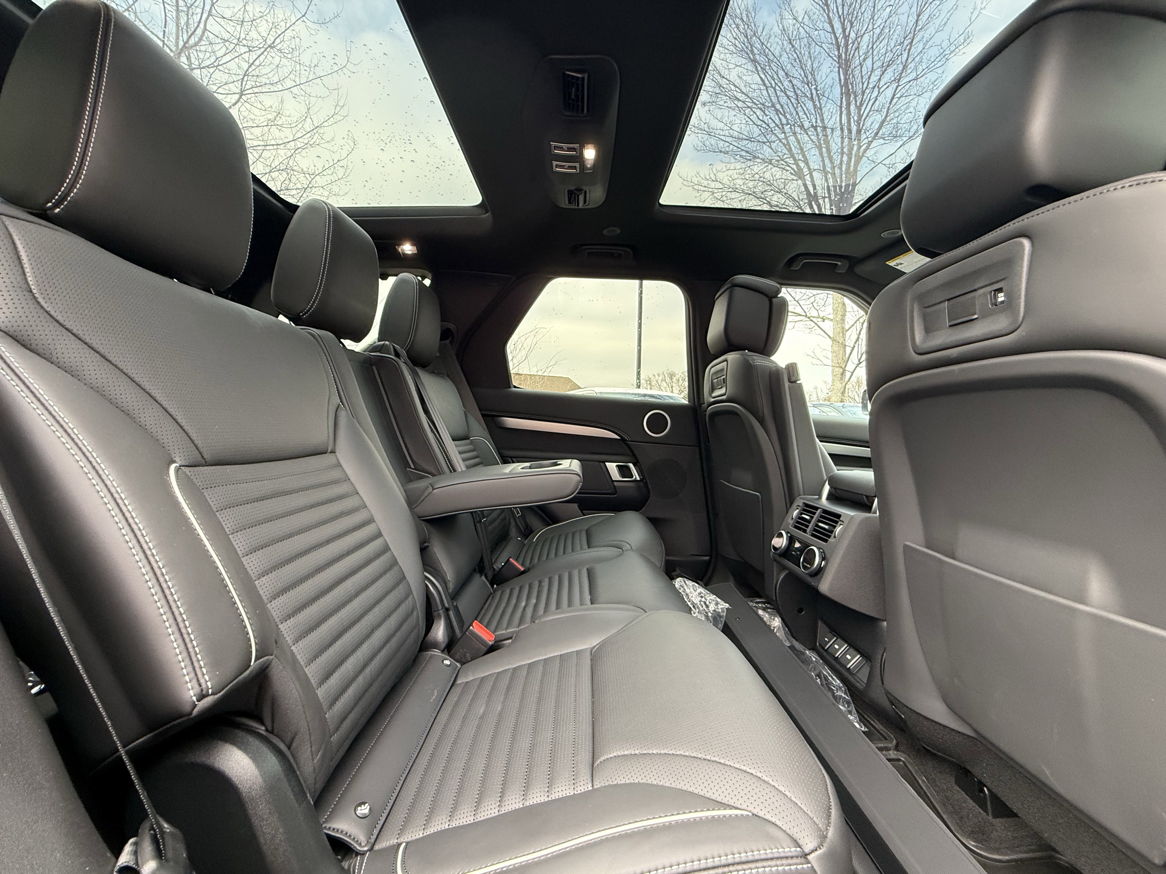 2024 Land Rover Discovery Dynamic SE