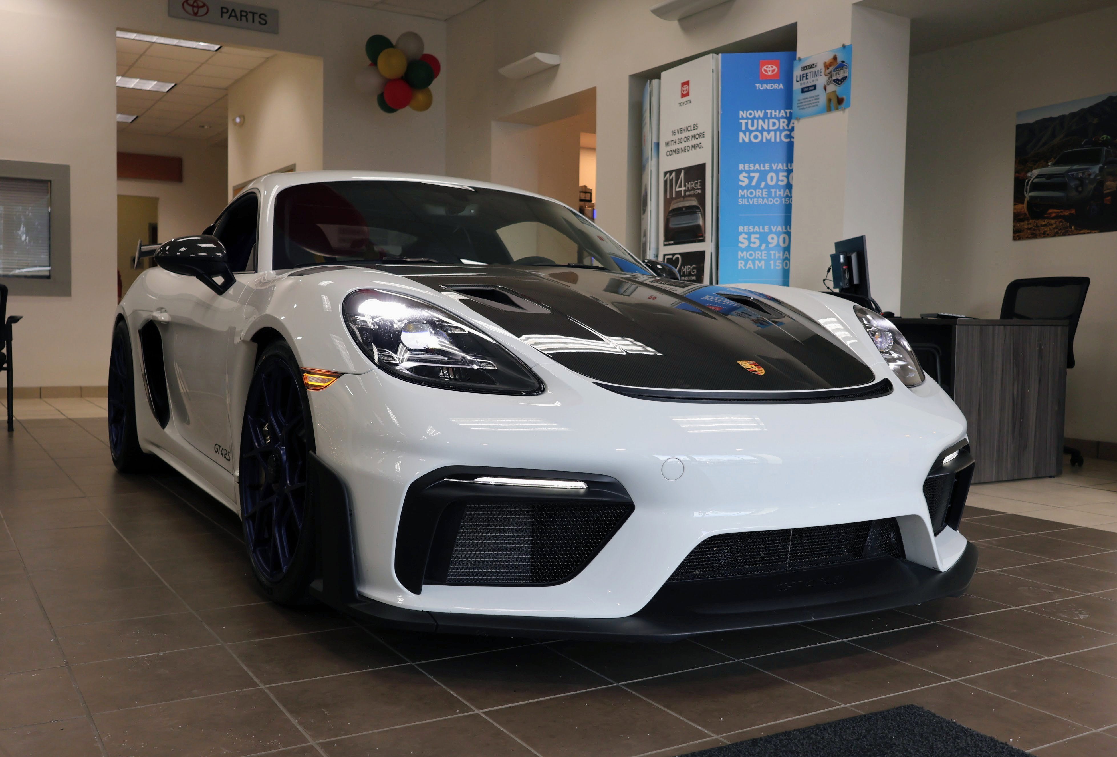 2024 Porsche 718 Cayman GT4 RS