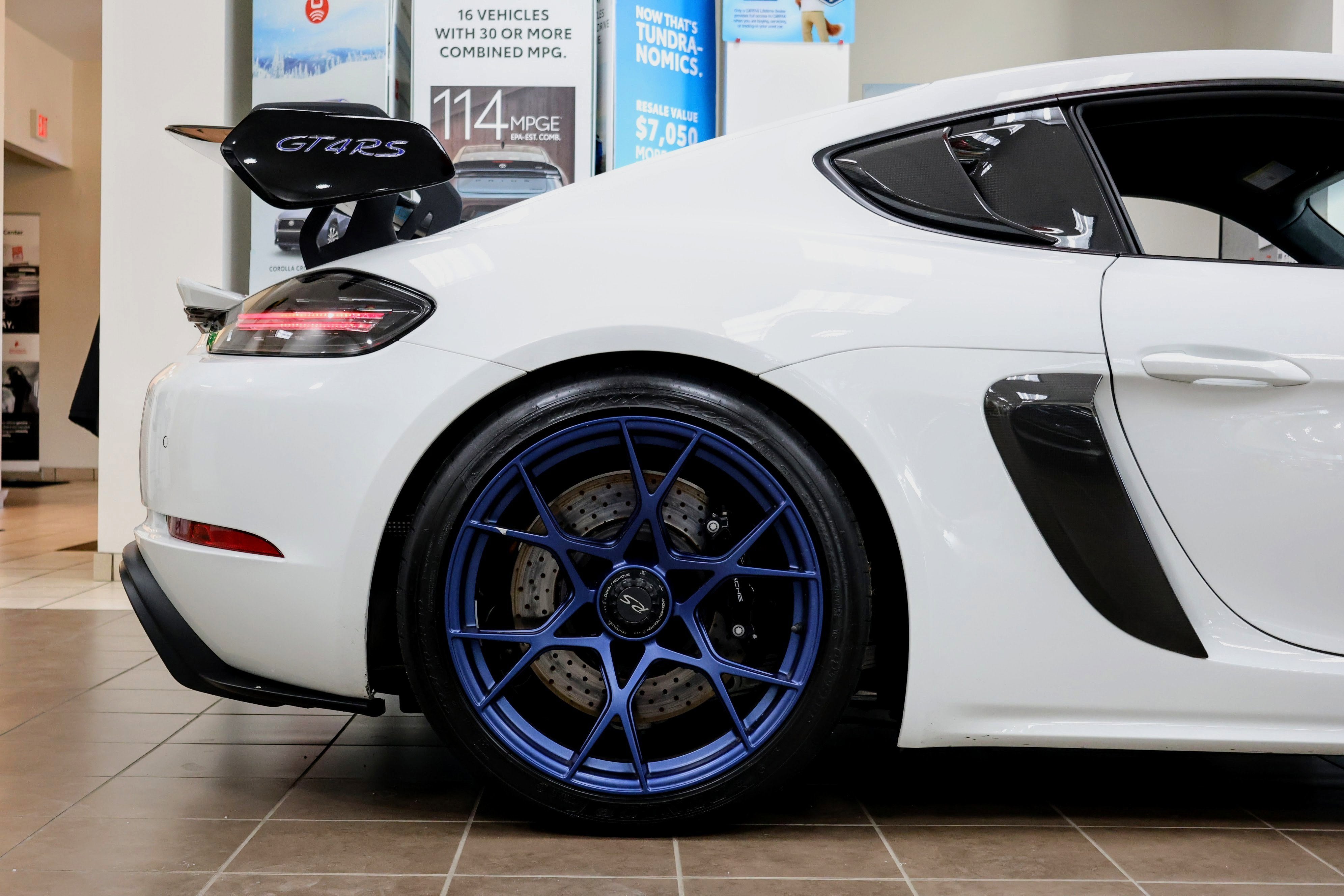 2024 Porsche 718 Cayman GT4 RS