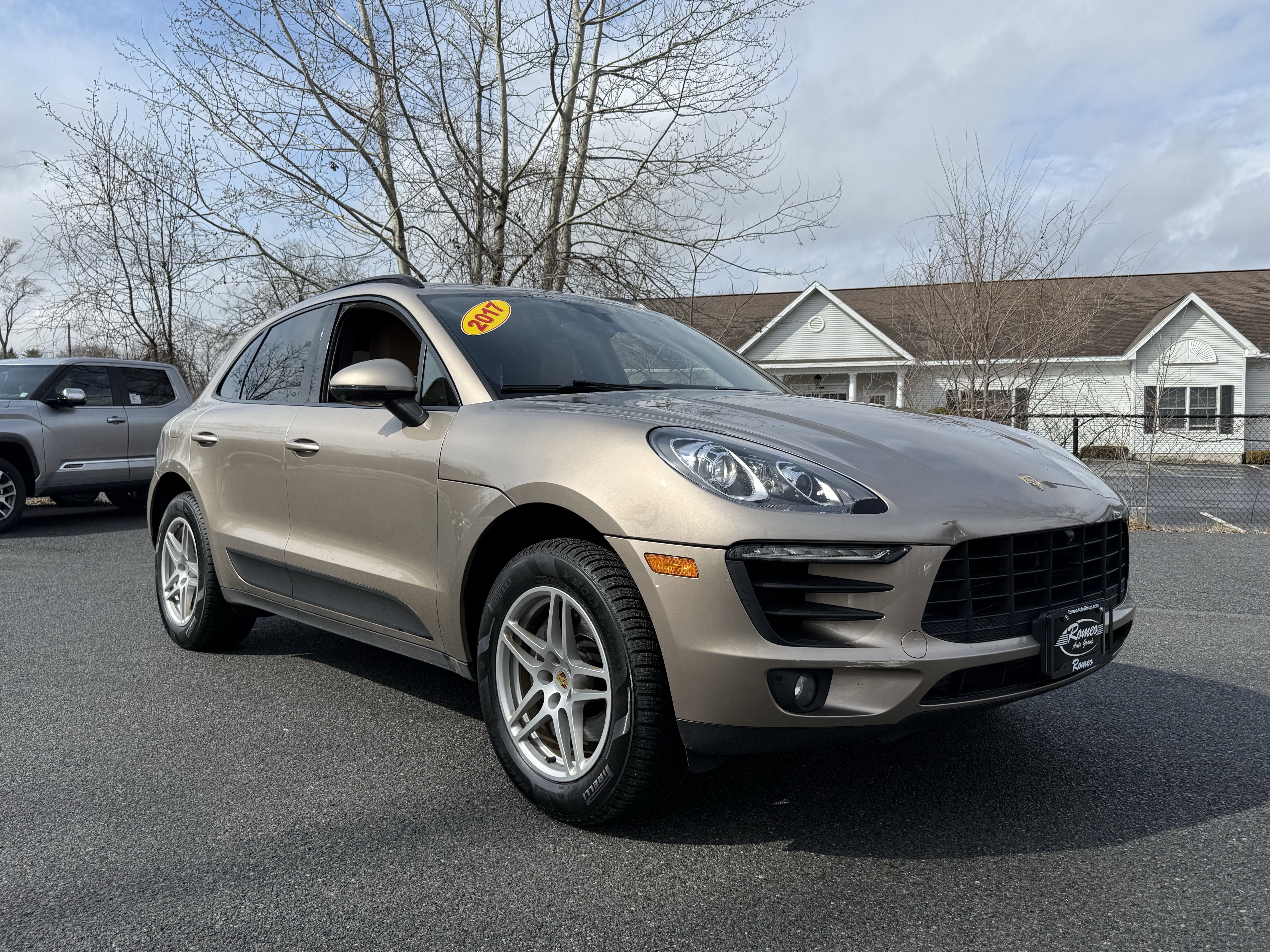 2017 Porsche Macan Base