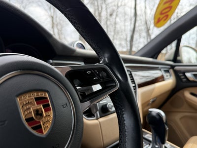 2017 Porsche Macan Base