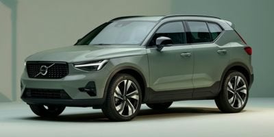 2024 Volvo XC40 B5 Plus Dark Theme