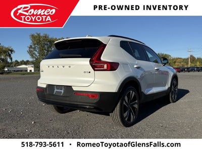 2024 Volvo XC40 B5 Plus Dark Theme