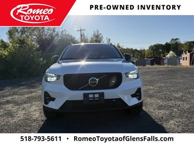 2024 Volvo XC40 B5 Plus Dark Theme