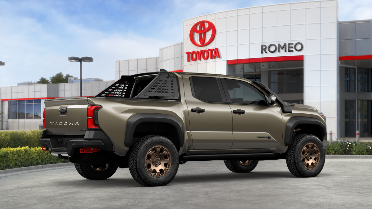 2026 Toyota Tacoma i-FORCE MAX Tacoma Trailhunter