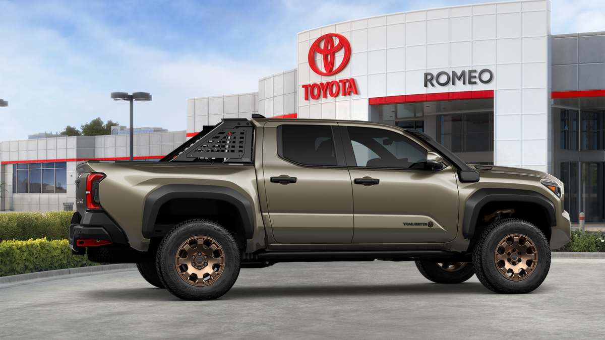2026 Toyota Tacoma i-FORCE MAX Tacoma Trailhunter