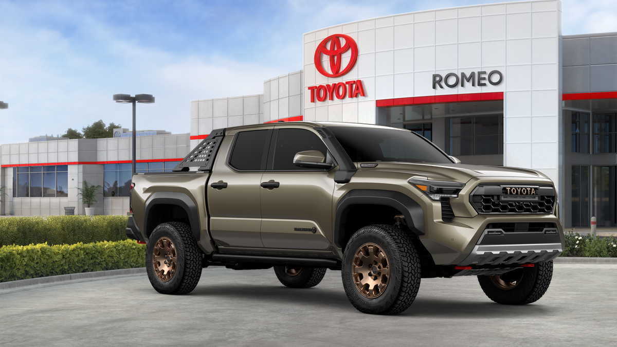 2026 Toyota Tacoma i-FORCE MAX Tacoma Trailhunter
