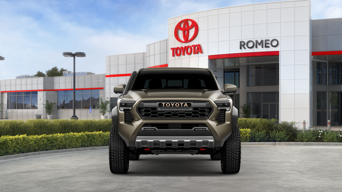 2026 Toyota Tacoma i-FORCE MAX Tacoma Trailhunter