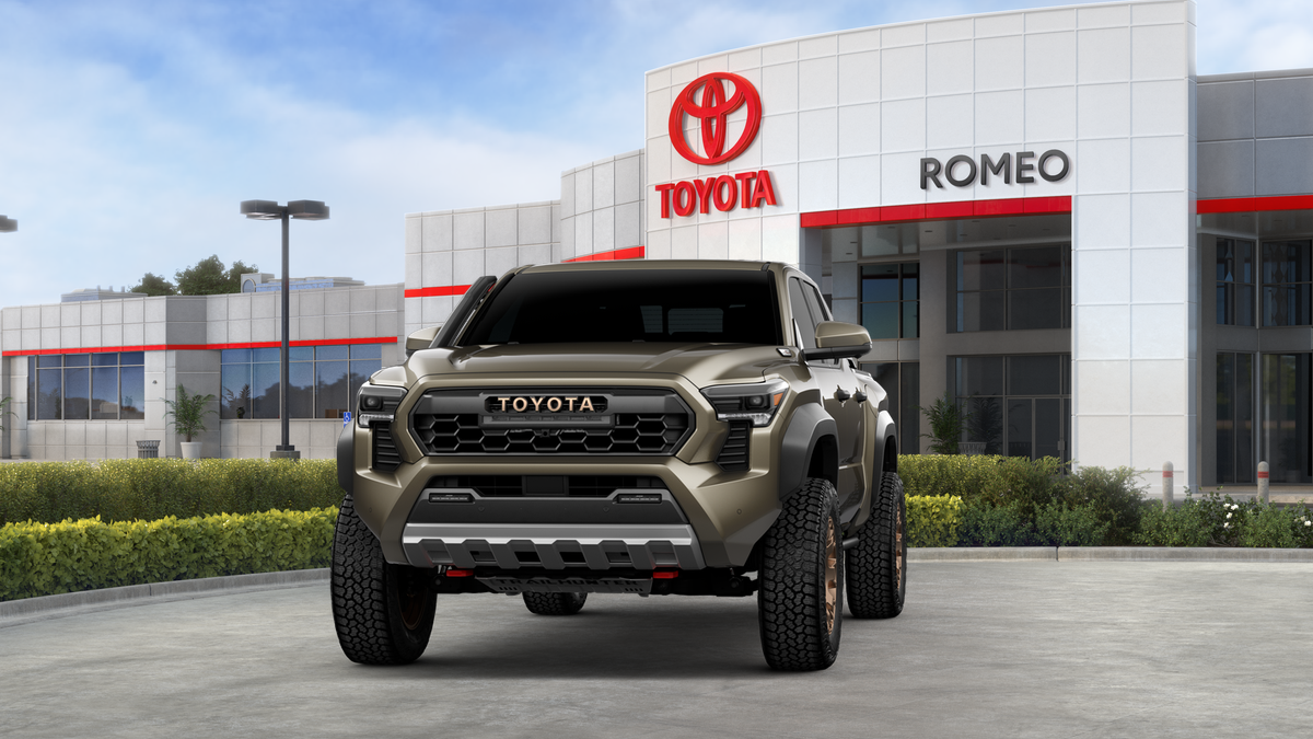 2026 Toyota Tacoma i-FORCE MAX Tacoma Trailhunter