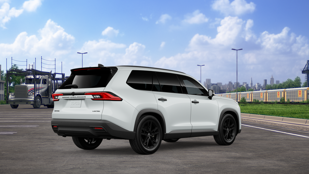 2026 Toyota Grand Highlander Hybrid Nightshade